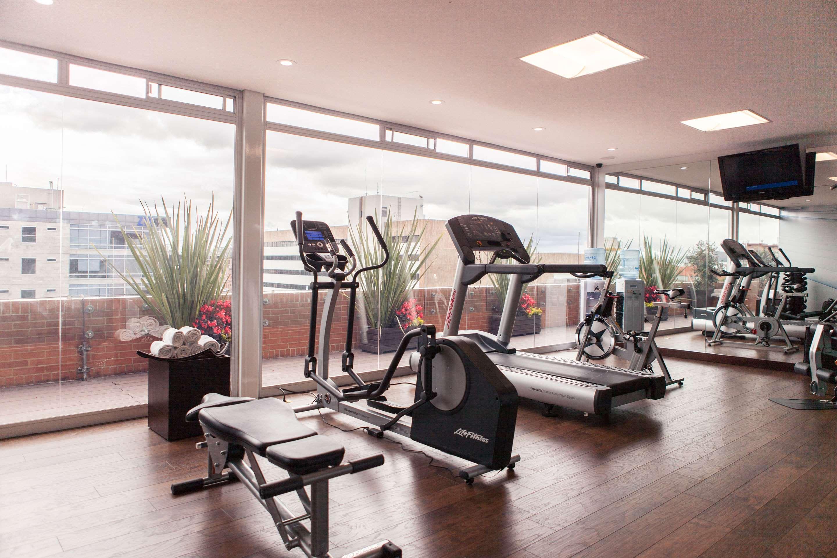 โรงแรมเบสท์เวสเทิร์น พลัส 93 พาร์ค โบโกตา ภายนอก รูปภาพ A gym in a hotel
